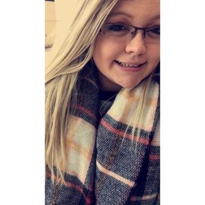 Meet your Posher, Karli